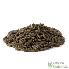 Alfalfa granulada limpia materia prima marca Agroveco - Guiralsa